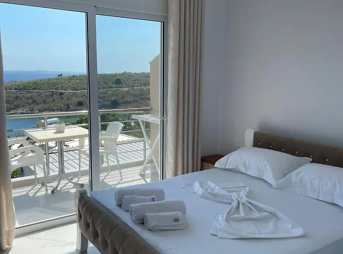 Eden Breeze Apartament