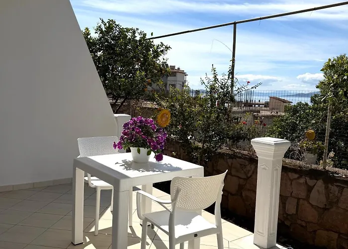 Eden Breeze Apartament *